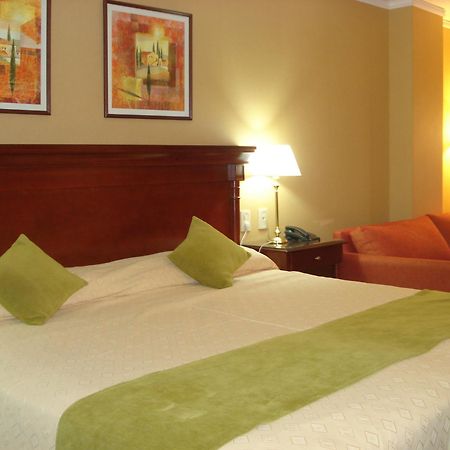 Condado Hotel Casino Santo Tome Екстер'єр фото