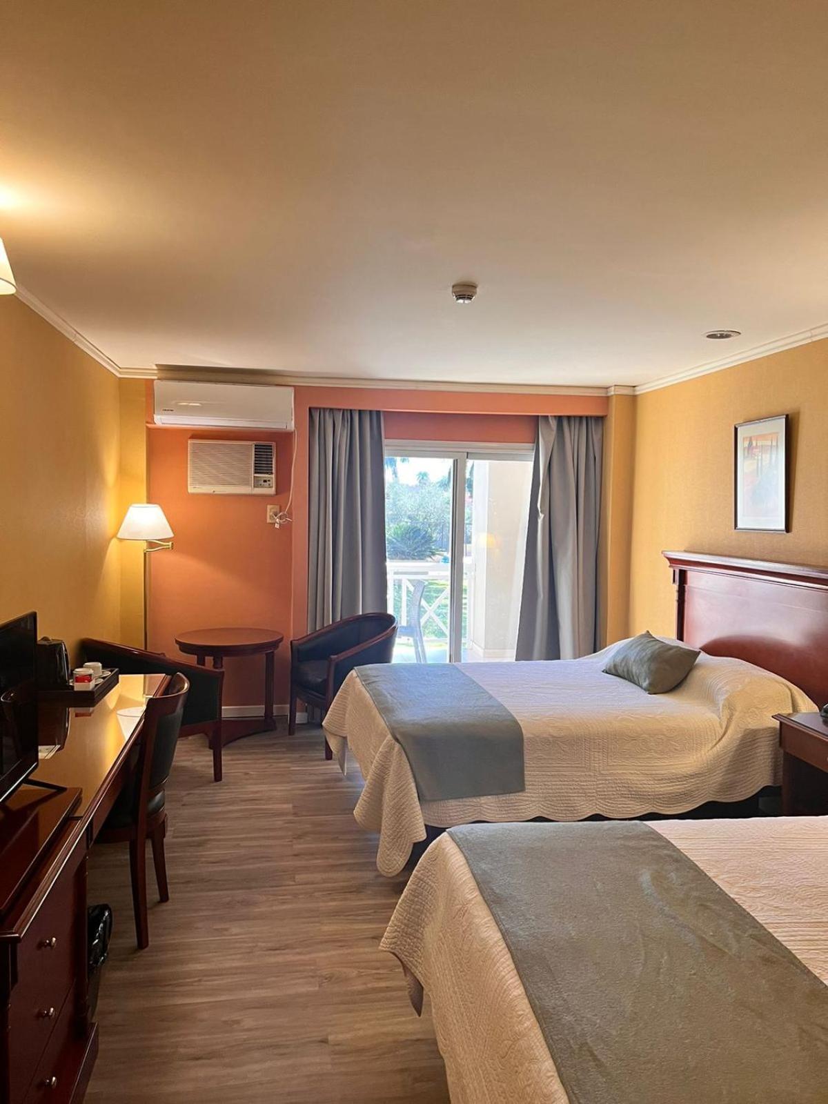 Condado Hotel Casino Santo Tome Екстер'єр фото