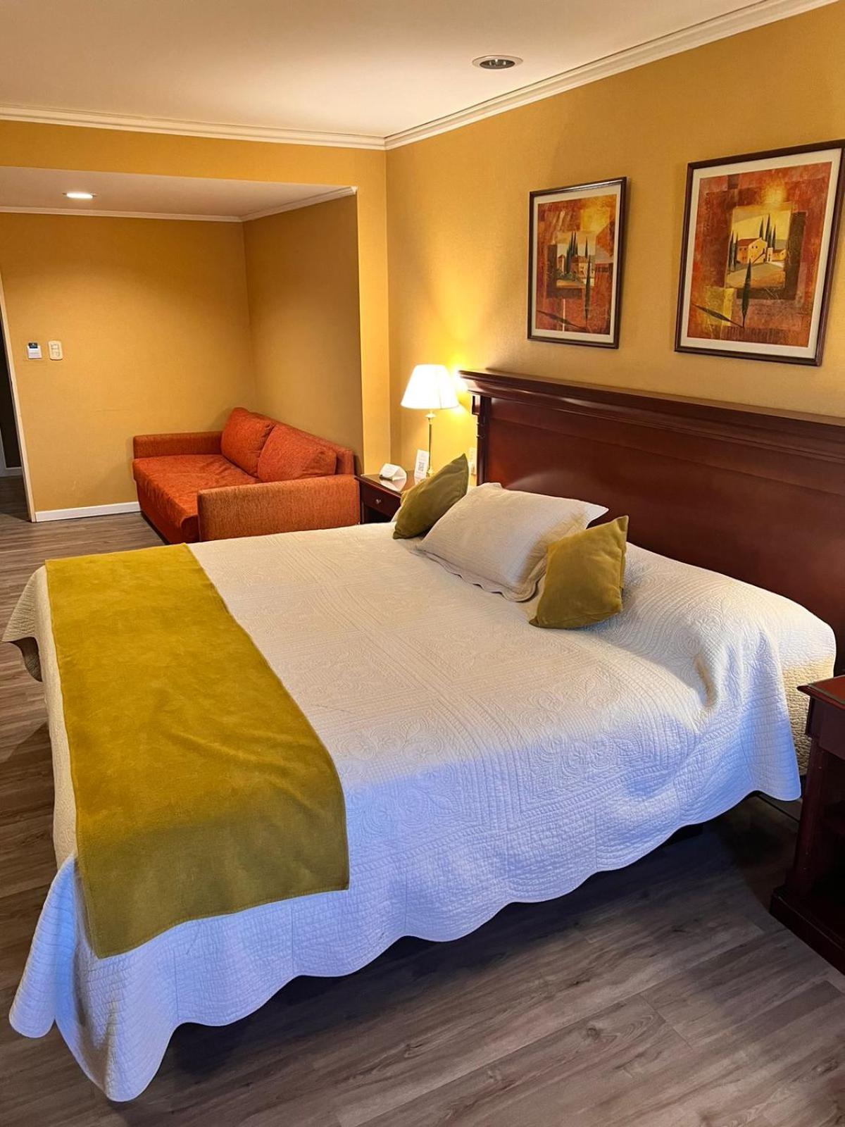Condado Hotel Casino Santo Tome Екстер'єр фото